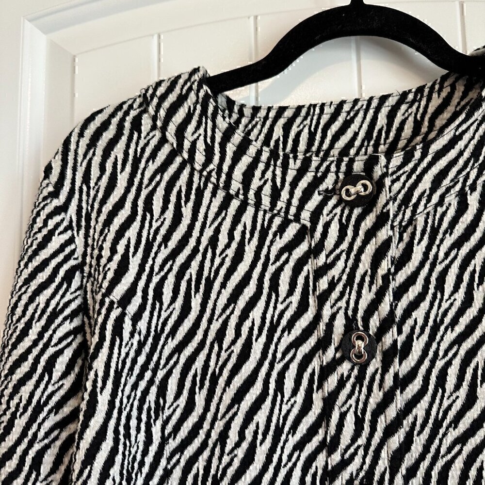 Charter Club PETITE zebra animal print button jacket blazer side pockets M - Picture 2 of 10